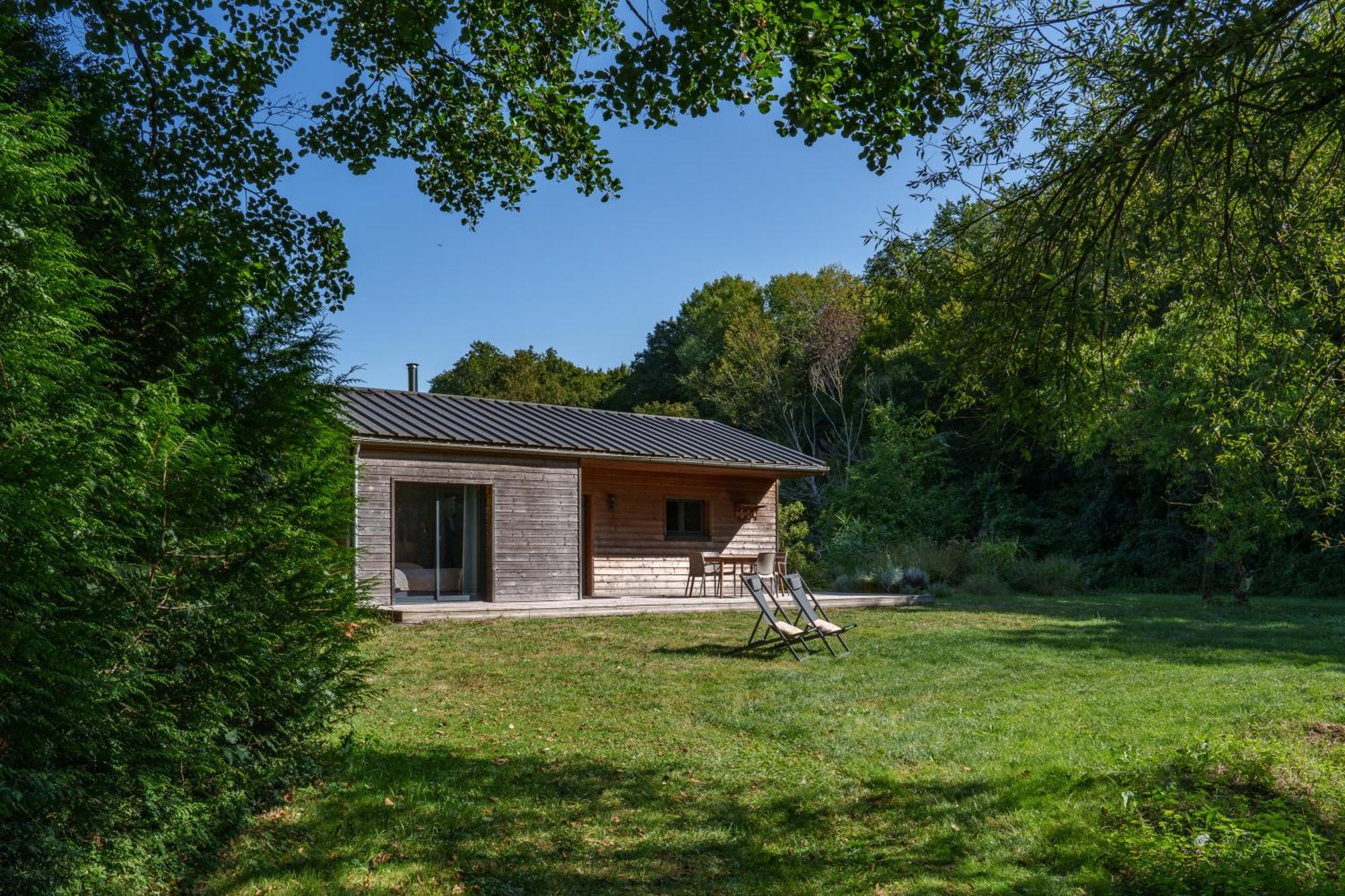 La Cabane Du Pont Du Douet Mazieres-de-Touraine Exterior photo